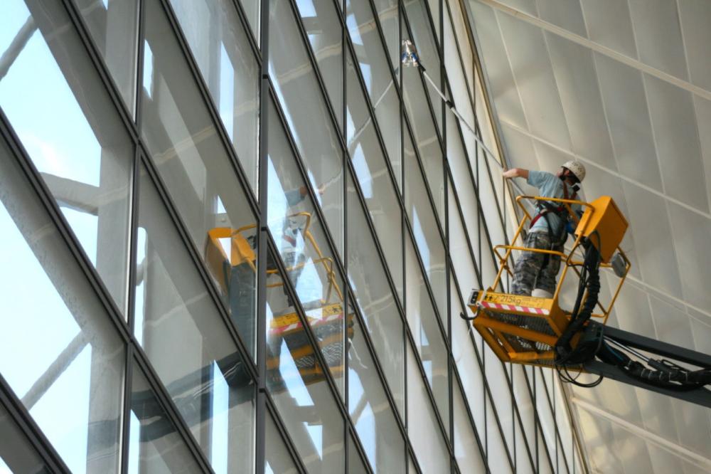 Nettoyage vitre grue